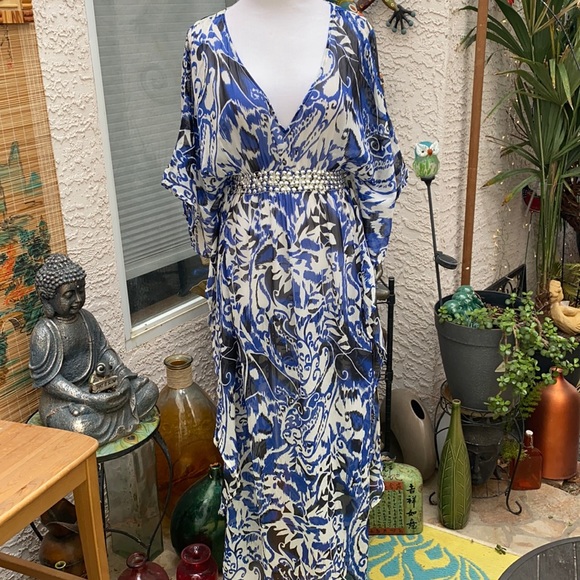Club Z Collection Other - 💙BEAUTIFUL BLUE N WHITE KAFTAN💙